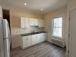 93 Sydney St, Unit 3 in Boston, MA - Foto de edificio - Building Photo