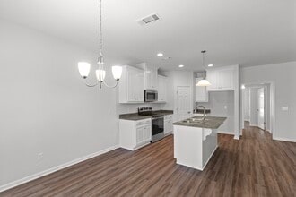 600 Chapelwood Dr in Dothan, AL - Building Photo - Building Photo