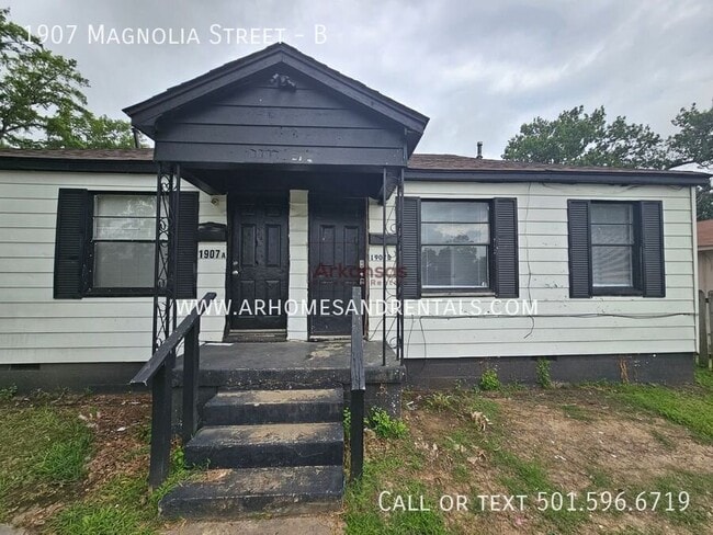 property at 1907 N Magnolia St
