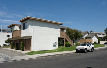 5182 Dunbar Ave in Huntington Beach, CA - Building Photo - Building Photo