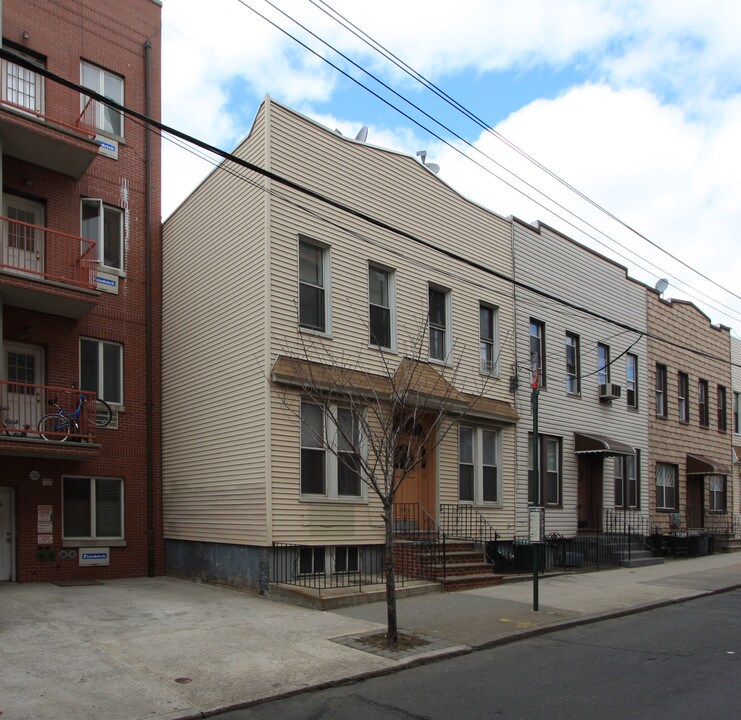 1937 Gates Ave in Ridgewood, NY - Building Photo