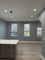 1832 W 18th St, Unit 2nd FL in Chicago, IL - Building Photo