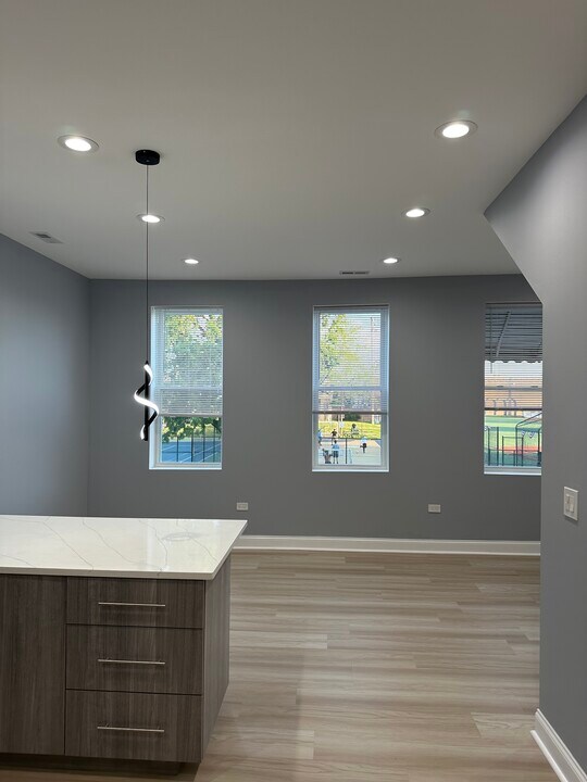 1832 W 18th St, Unit 2nd FL in Chicago, IL - Building Photo