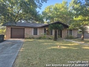 205 Maple Dr in Schertz, TX - Building Photo - Building Photo