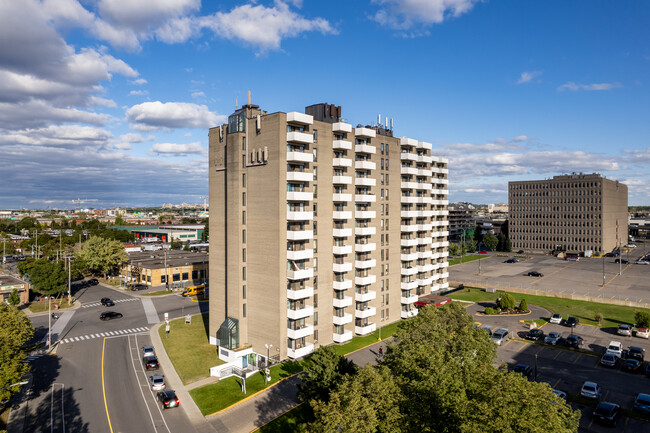 Chateau Lise in Montréal, QC - Building Photo - Building Photo