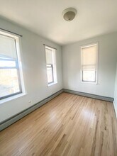 40-04 36th Ave in Queens, NY - Building Photo - Building Photo
