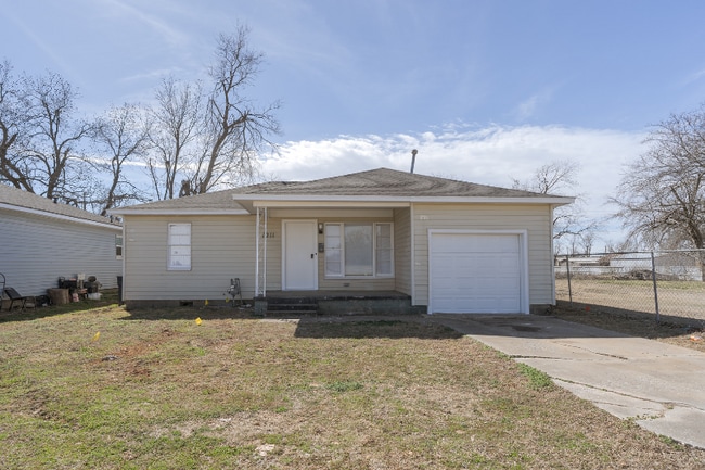 property at 1211 W Wallace St