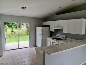 9204 Pennsylvania Ave in Bonita Springs, FL - Building Photo - Building Photo