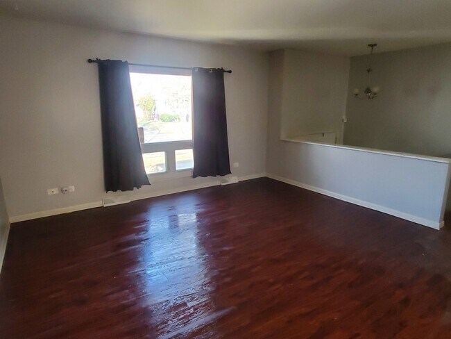 450 E Mulberry Ct in Glenwood, IL - Foto de edificio - Building Photo