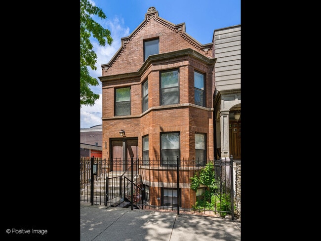 property at 1942 W Cortland St