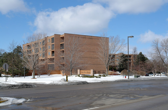 Thirty Three Hundred on the Park in St. Louis Park, MN - Building Photo - Building Photo