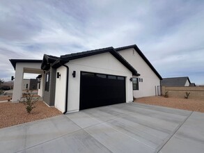 701 Pine Dr in Saint George, UT - Building Photo - Building Photo