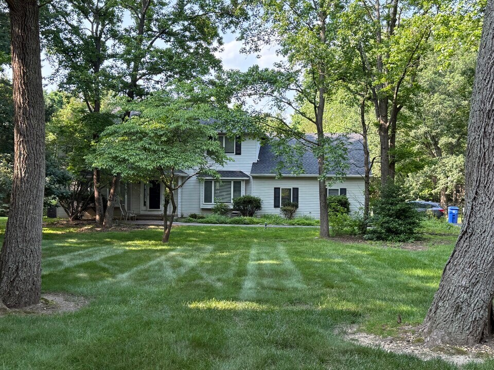 166 Dugan Ln in Toms River, NJ - Foto de edificio
