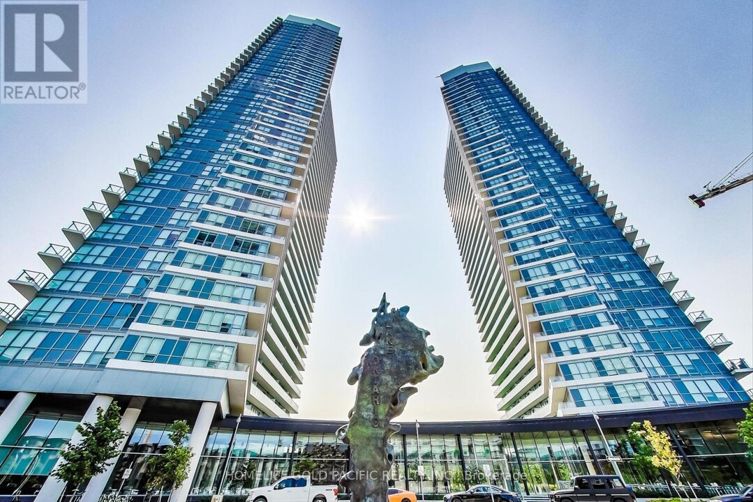 117-3117 McMahon Dr in Toronto, ON - Building Photo