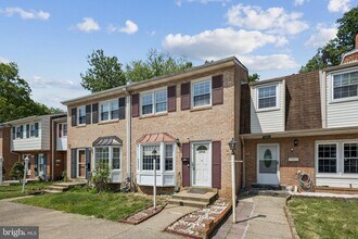 14934 Ashdale Cir in Woodbridge, VA - Building Photo - Building Photo