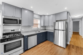8935 S Euclid Ave in Chicago, IL - Building Photo - Building Photo