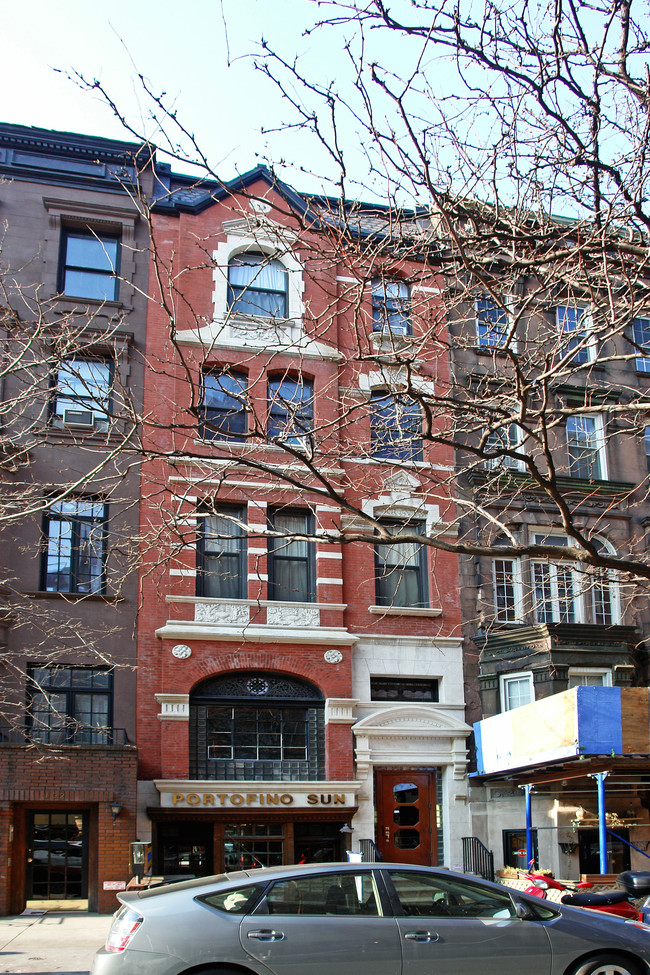 104 W 73rd St in New York, NY - Building Photo - Building Photo