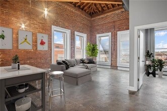 113 W 5th St, Unit 305 in Kansas City, MO - Building Photo - Building Photo