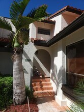 5705 Fox Hollow Dr in Boca Raton, FL - Building Photo - Building Photo