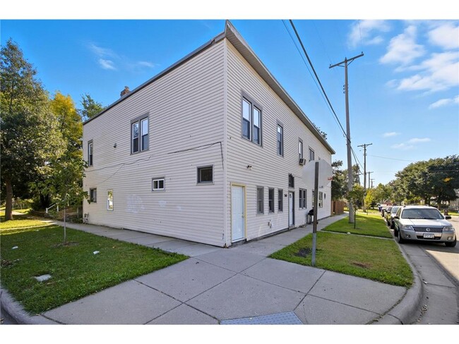 568 N Farrington St in St. Paul, MN - Building Photo - Building Photo