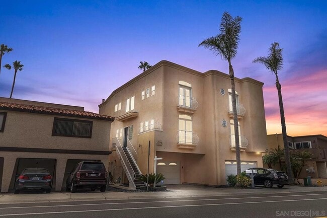 property at 4667 Park Dr