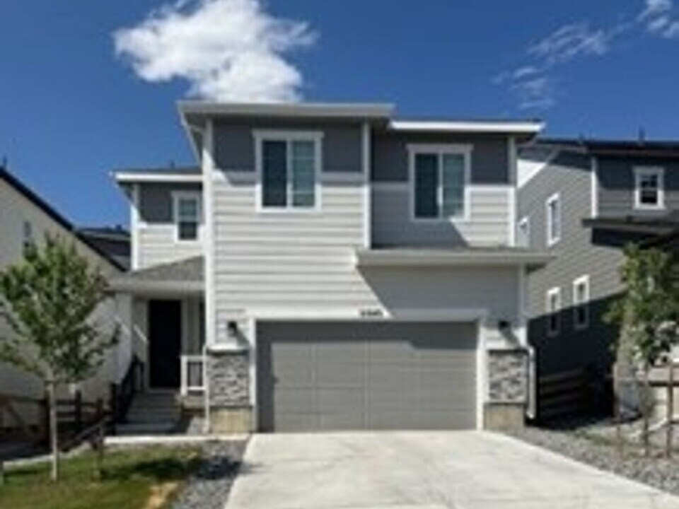 21045 E Radcliff Pl in Aurora, CO - Building Photo