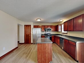 231 Oakford St in Reynoldsburg, OH - Building Photo - Building Photo