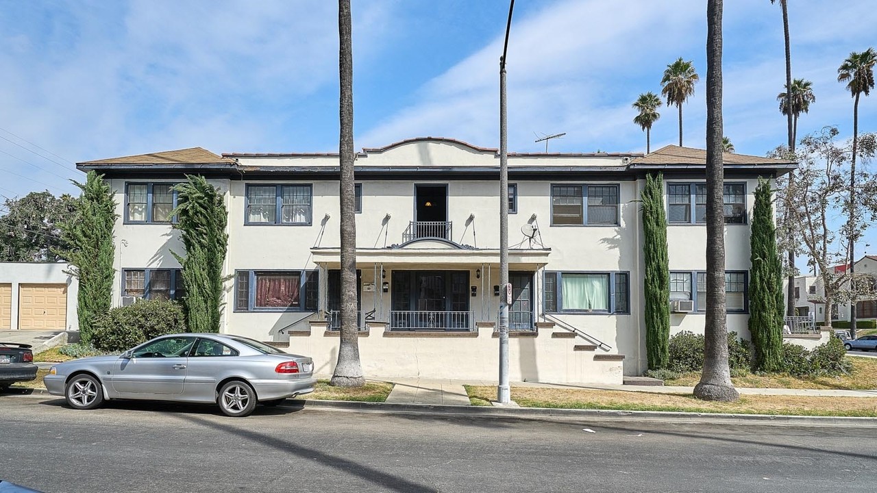 3703 Council St in Los Angeles, CA - Building Photo