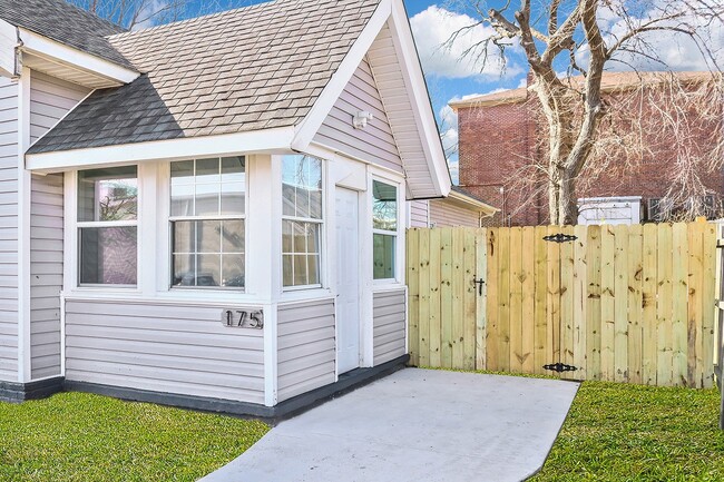 173 A View Ave in Norfolk, VA - Building Photo - Building Photo