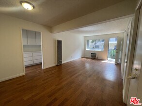 1247 N Virgil Ave in Los Angeles, CA - Building Photo - Building Photo