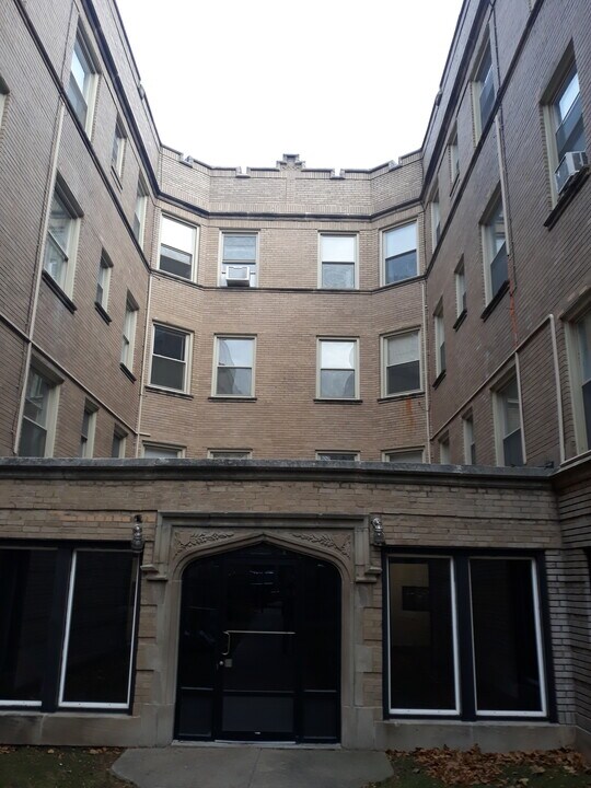 6345 N Magnolia Ave, Unit 3j in Chicago, IL - Foto de edificio