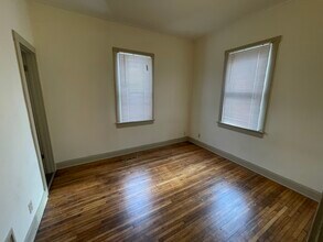 1230 Highland St, Unit downstairs half unit in Columbus, OH - Foto de edificio - Building Photo