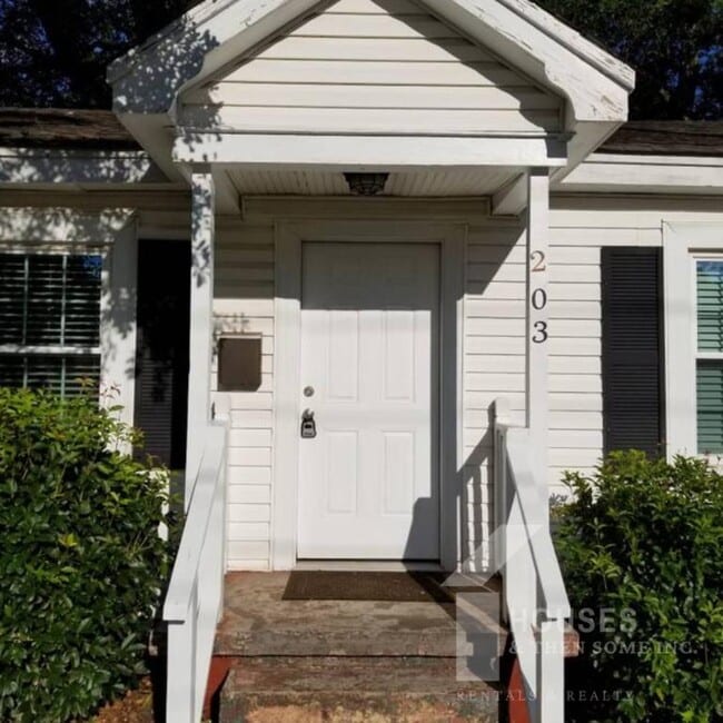 203 W Faris Rd in Greenville, SC - Building Photo - Building Photo