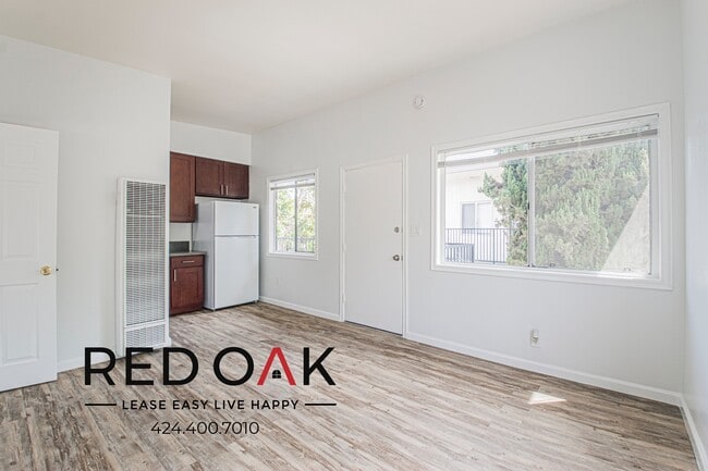 4241 Van Horne Ave, Unit 8