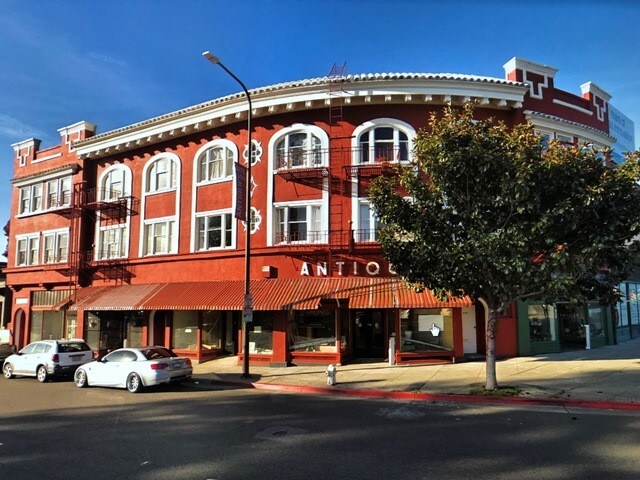 1985 Ashby Ave in Berkeley, CA - Building Photo