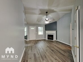 135 Mountain Ct in Covington, GA - Building Photo - Building Photo