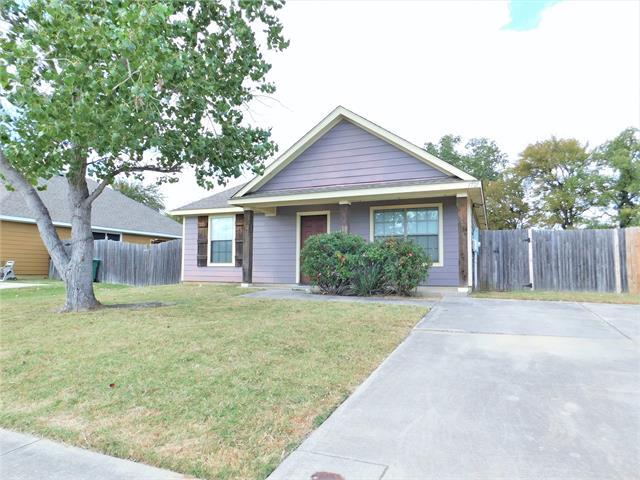 1721 Red Oak Ct in Denton, TX - Building Photo - Building Photo