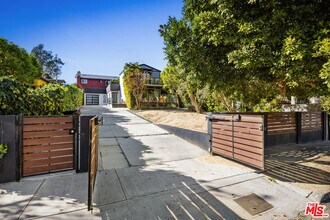 1057 N Ave 49 in Los Angeles, CA - Building Photo - Building Photo