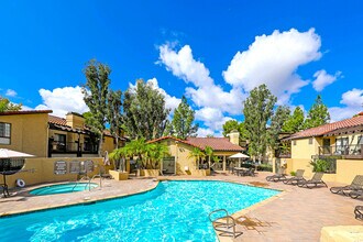 25601 Indian Hill Ln, Unit F in Laguna Hills, CA - Building Photo - Building Photo