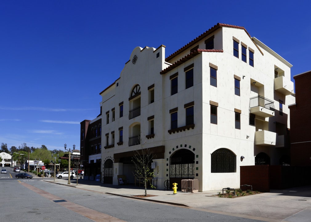 Front Street Plaza in Temecula, CA - Building Photo