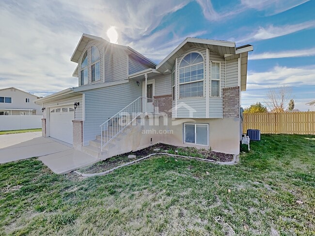 126 S 1600 W in West Point, UT - Foto de edificio - Building Photo