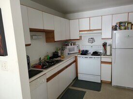 1138 Rushmoore Dr, Unit 2