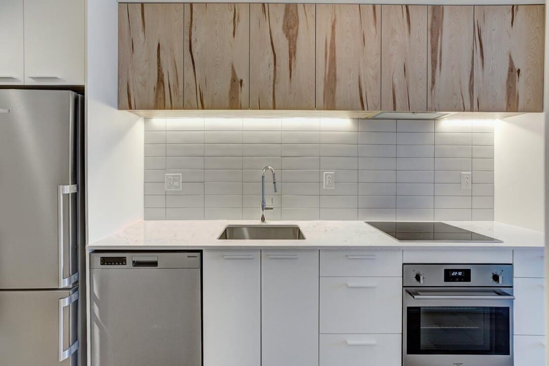 1150 Bd René-Lévesque E in Montréal, QC - Building Photo