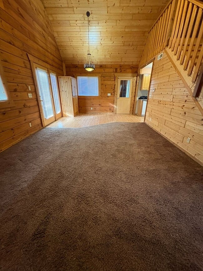 property at 467 Overlook Ct