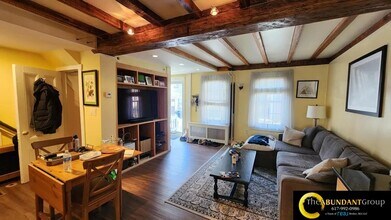 7 Hart St in Brookline, MA - Building Photo - Building Photo