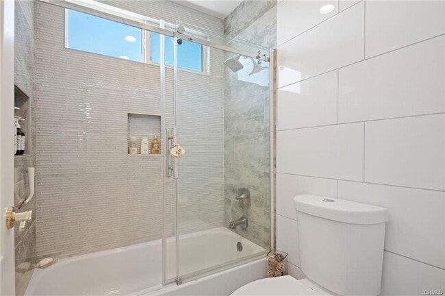 17764 Sidwell St in Los Angeles, CA - Building Photo - Building Photo