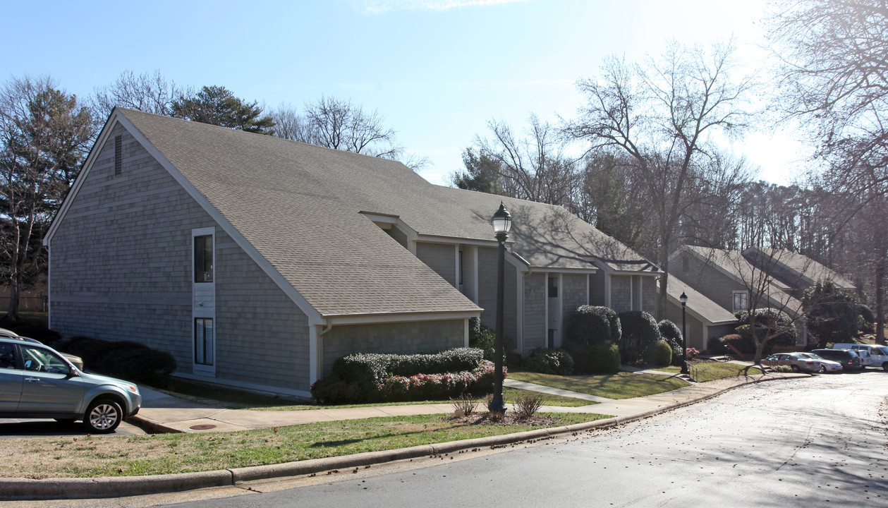 Benjamin Parkway Condominiums in Greensboro, NC - Building Photo