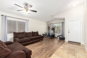 1020 S Esmeralda in Mesa, AZ - Building Photo - Building Photo