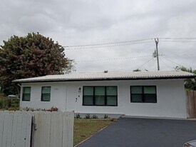 2701 NE 9th Ave in Pompano Beach, FL - Building Photo