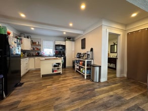 121 E Main St in Yarmouth, ME - Building Photo - Building Photo